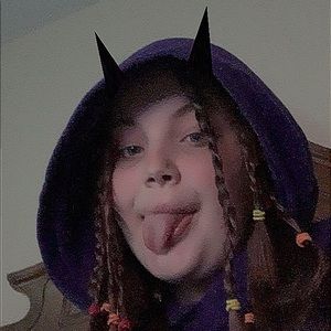 Meet your Posher, Caroline